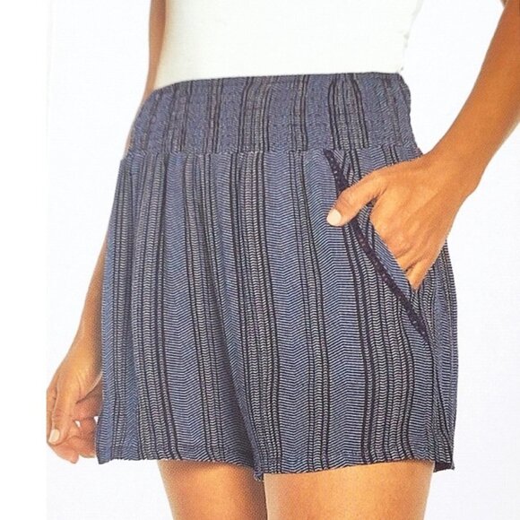 Free Dots Women's Plus Size Pull On Rayon Printed Blue/Grey Shorts, size XXL - Picture 1 of 5